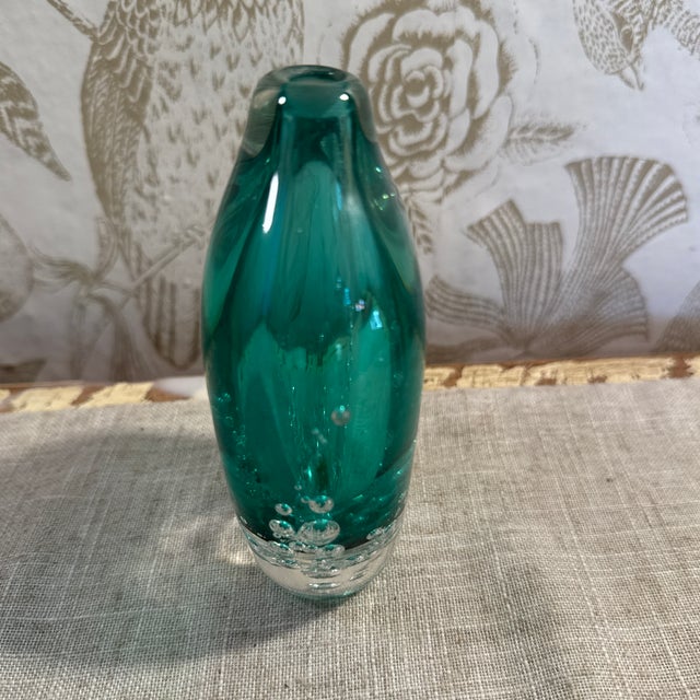Signed Buzz Blodgett Aqua and Clear Art Glass Controlled Bubble Bud vase. Height is 5”. Beautiful vase in excellent...