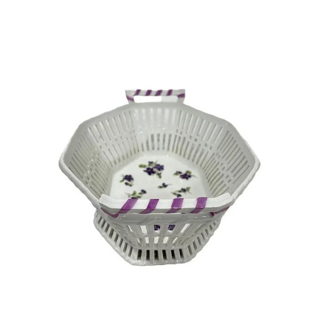 Octonal Openwork Porcelain Basket attributed to Kpm, Berlin, 1890s For Sale - Image 3 of 6