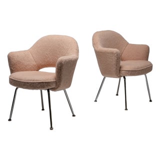 Model 71 Dining Chair in Pink by Eero Saarinen for Knoll, 1980s, Set of 2 For Sale