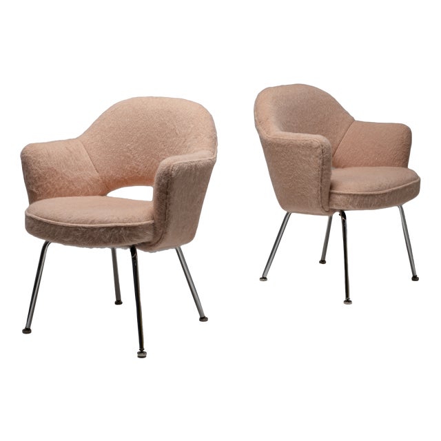 Model 71 Dining Chair in Pink by Eero Saarinen for Knoll, 1980s, Set of 2 For Sale