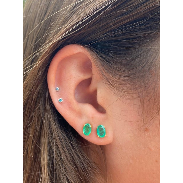 Gorgeous natural Colombian Emeralds set in 18k solid gold. Premium grade 18k solid gold is double rhodium plated to ensure...