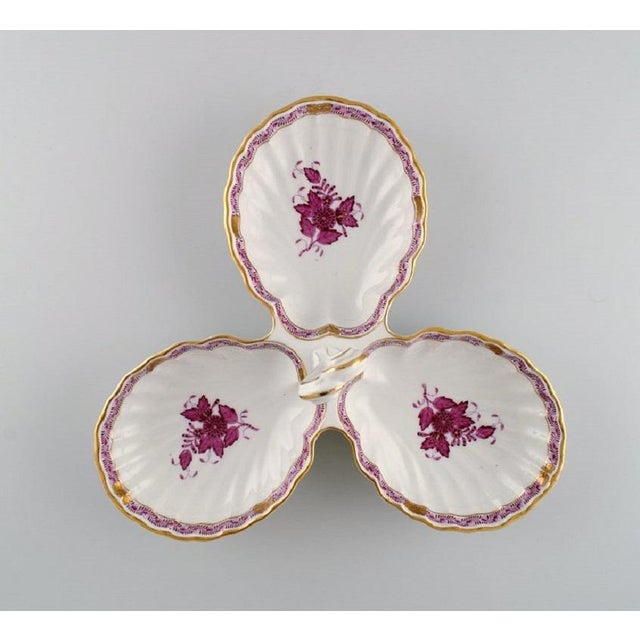 Herend Chinese Bouquet Raspberry Serving Dish with Handle For Sale - Image 4 of 11