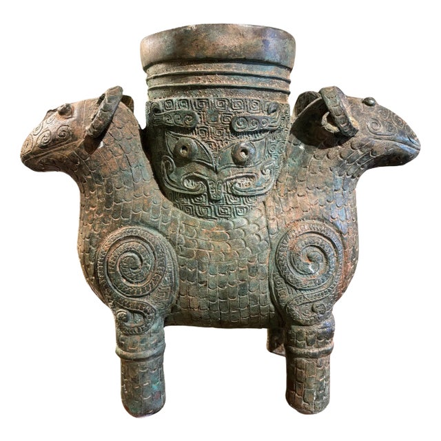 Archaistic Shang Style Verdigris Bronze 'Double-Ram' Vessel, Zun Circa 1900 For Sale