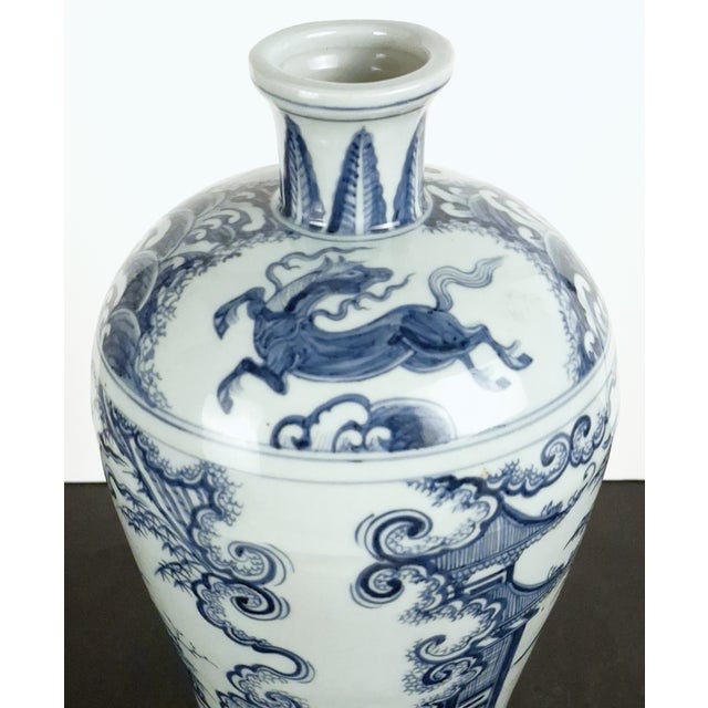 Chinese Porcelain Blue and White Garden Story Meiping For Sale In Portland, OR - Image 6 of 13