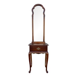 Example of Console Table With Mirror Set