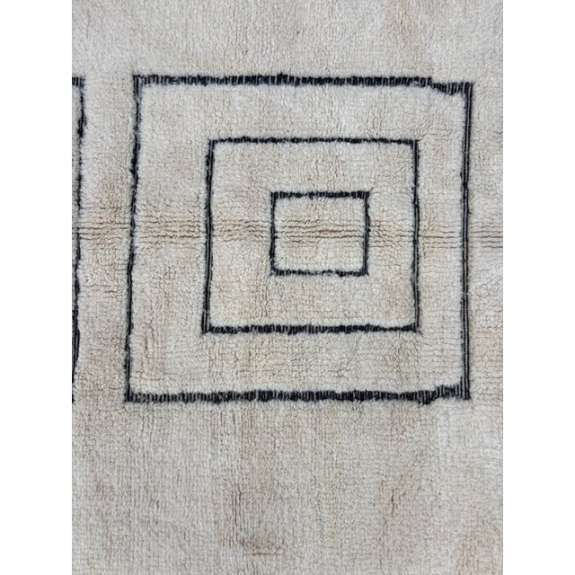 2020s Minimal Moroccan Wool Rug With Graphic Line For Sale - Image 5 of 8