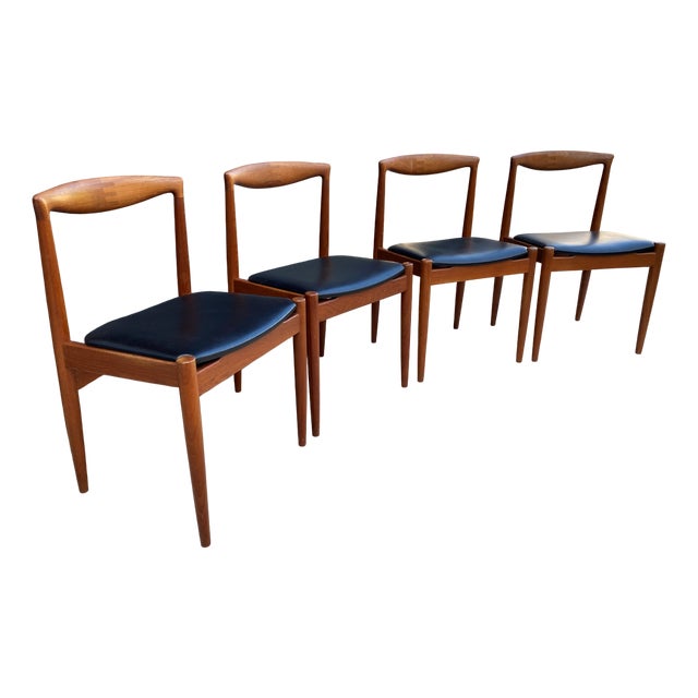 Scandinavian Chairs by Johannes Andersen for Vamø, 1960s, Set of 4 For Sale