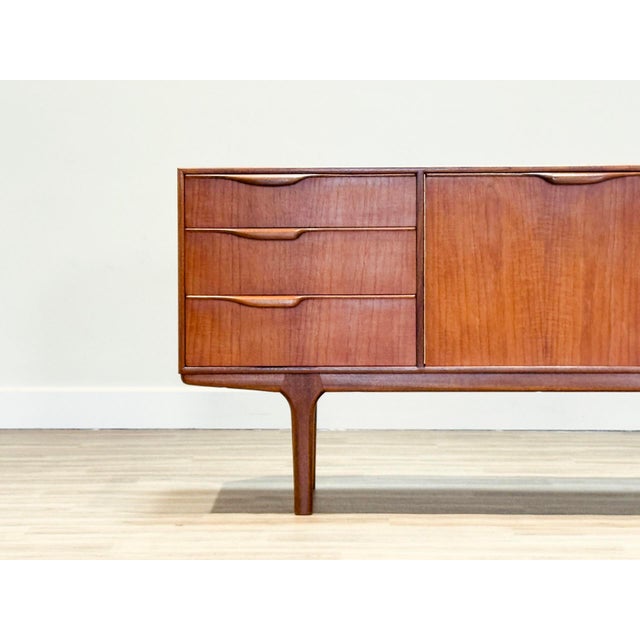 Small Moy Collection Sideboard in Teak by Tom Robertson for McIntosh, 1970s For Sale - Image 4 of 13