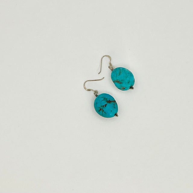 1980s Vintage Southwestern Navajo Faux Turquoise Nugget Pierced Dangle Drop Earrings - A Pair For Sale - Image 6 of 8