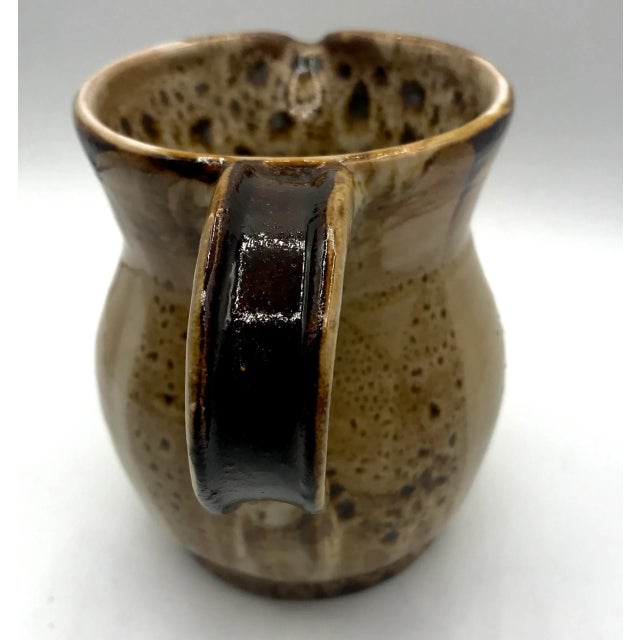 Tan Vintage Signed Studio Pottery Creamer With Textured Drip Glaze – Tl 5/80 For Sale - Image 8 of 8