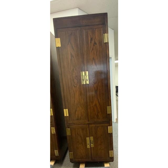 A Pair of Vintage Henredon Cabinets in Campaign Style For Sale - Image 10 of 17