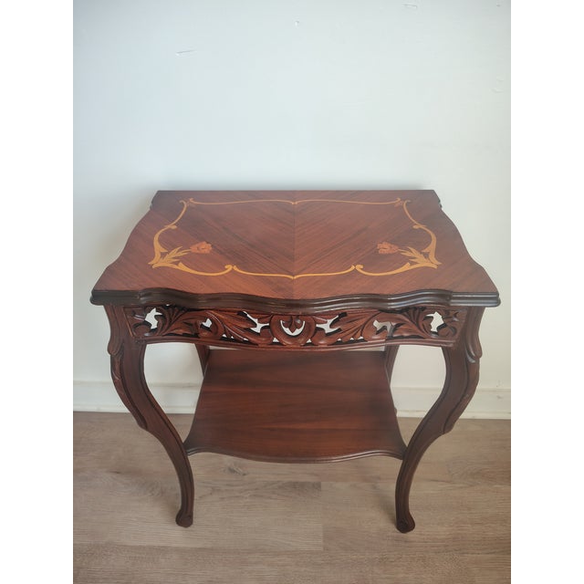 Antique French Louis XV Style Inlaid Marquetry and Carved Walnut Accent Table For Sale In Detroit - Image 6 of 11