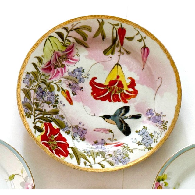 Mid 20th Century Vintage Floral Wall Plate Grouping - Set of 7 Antique & Vintage Chinese & Japanese Plates For Sale - Image 5 of 17