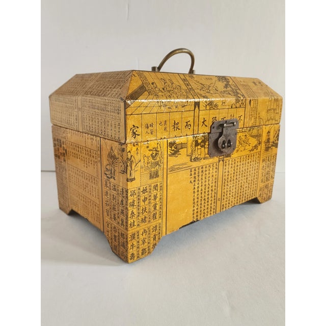 Chinese Antique Lacquered Calligraphy Decorated Keepsake Box For Sale - Image 3 of 11