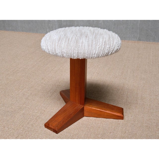 Mid-Century Modern Danish Modern Three Legged Stool in Teak and Lelièvre Bouclé, 1950s For Sale - Image 3 of 10