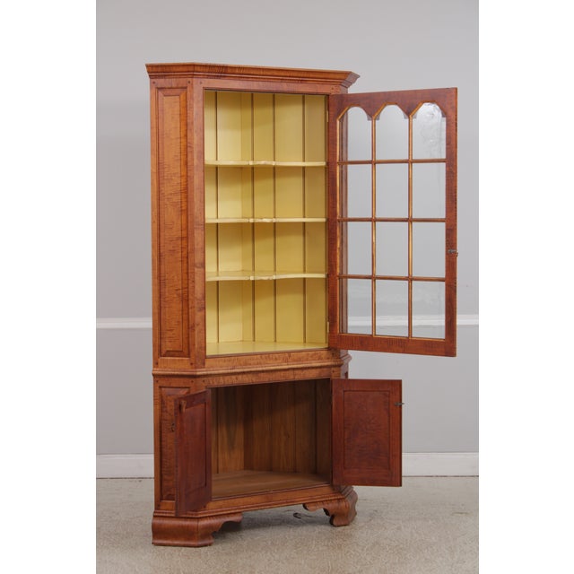 David Smith Tiger Maple 2 Piece Country Corner China Cabinet For Sale - Image 4 of 18