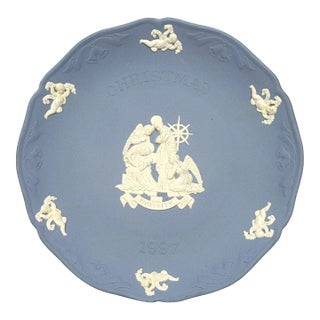 Vintage Wedgwood Christmas Plate For Sale