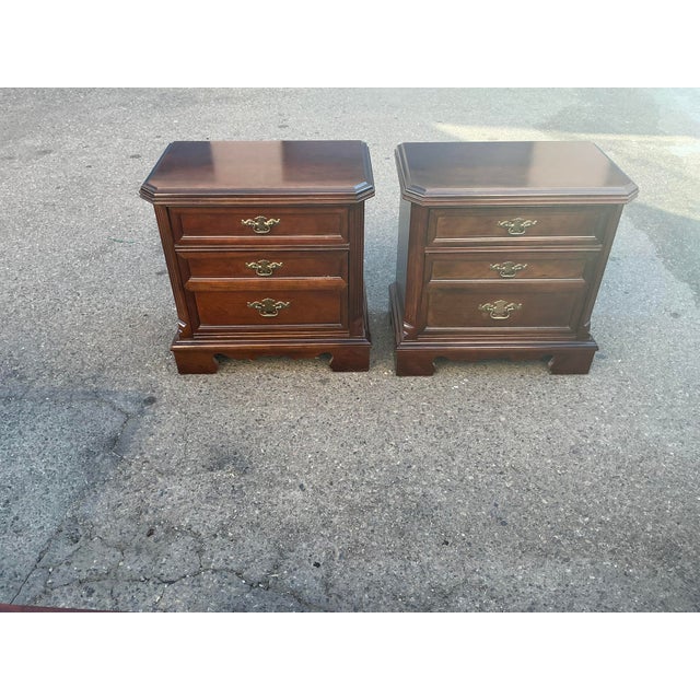 1980s 1980s Pair of Basset Mahogany Nightstands For Sale - Image 5 of 13