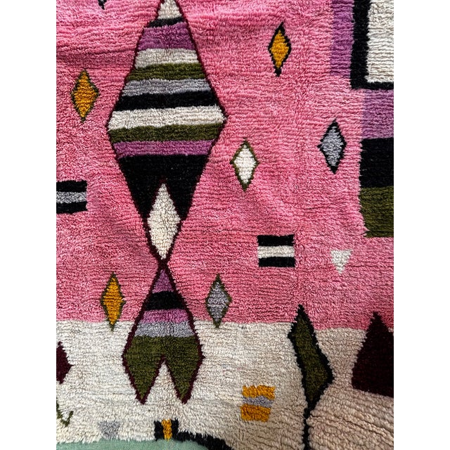 Moroccan Boujad Wool Rug with Abstract Composition, 1990 For Sale - Image 4 of 12