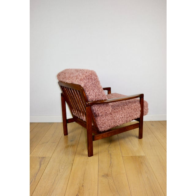 Vintage Wooden Armchair in Pink Long Hair Upholstery from Z. Bączyk, 1970s For Sale - Image 6 of 11