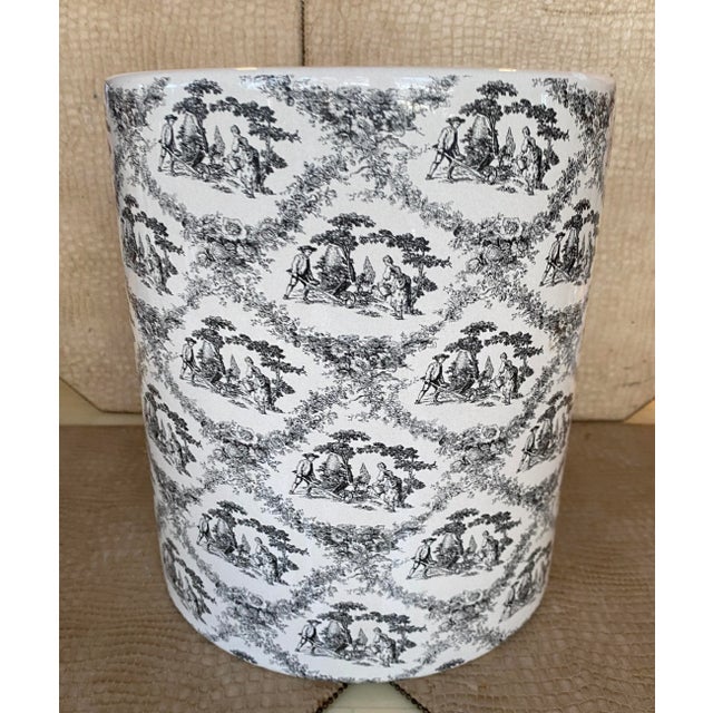 1980s Vintage Labrazel Ceramic Black/Cream Toile Wastebasket, Made in Italy For Sale - Image 5 of 7