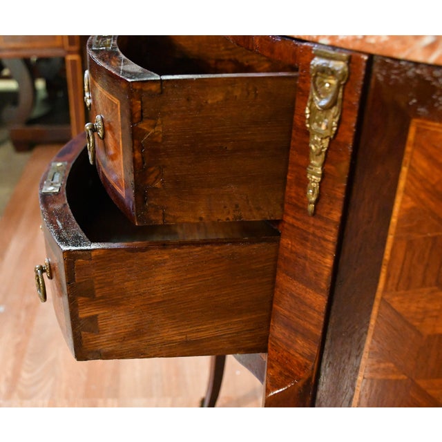 1890s Pair French Louis XV Walnut Satinwood Inlay & Marble Top Nightstands For Sale - Image 11 of 18