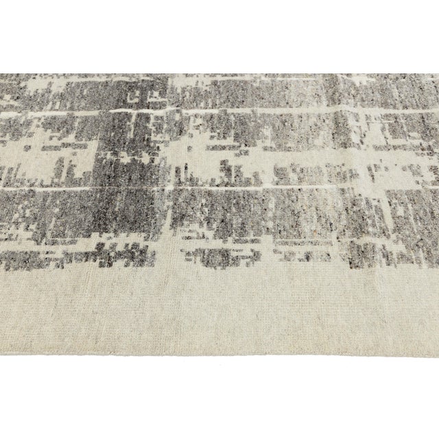 12 X 15 Contemporary Abstract Grid Wool Area Rug – Neutral Slate & Cream For Sale - Image 10 of 10