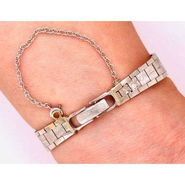 Art Deco Style 14 Karat White Gold Eloga Ladies Wristwatch With 17 Jewels For Sale - Image 4 of 8