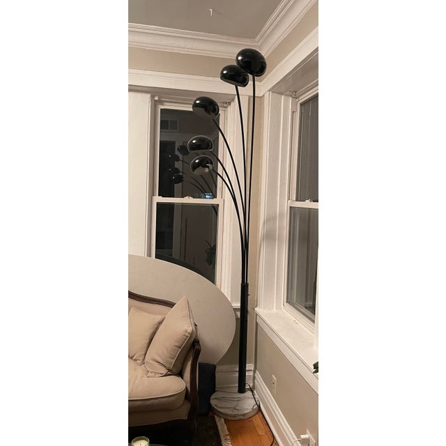 Mid-Century Modern 1970s Five Arms Arc Floor Lamp in Black Metal and Marble For Sale - Image 3 of 6
