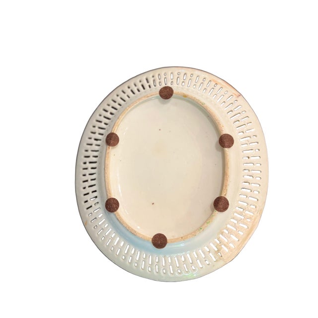 Chinoiserie Reticulated Antique Rose Medallion Porcelain Bowl and Plate For Sale - Image 3 of 4