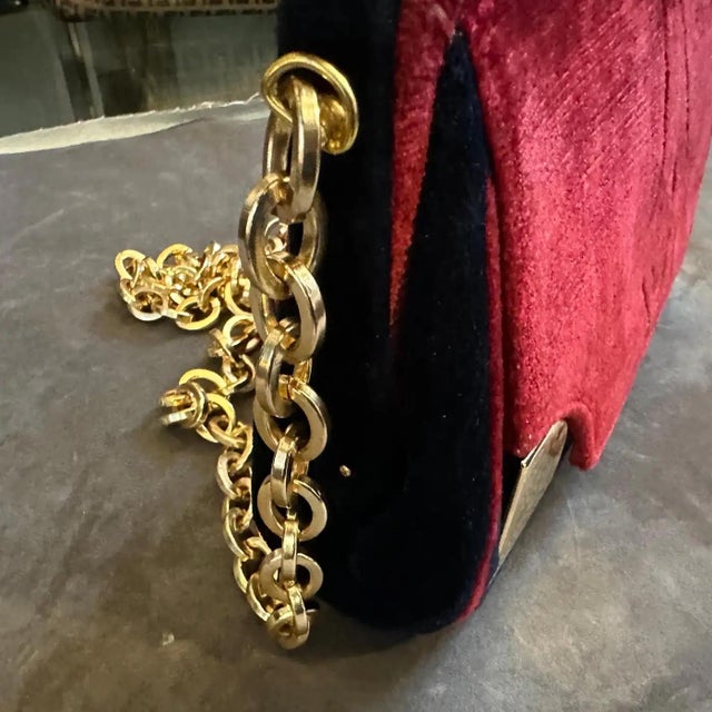 Red 1970s Amazing Blue and Red Velvet and Brass Italian Shoulder Bag For Sale - Image 8 of 16