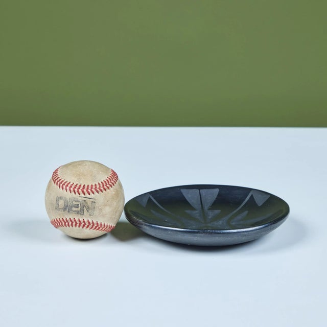 Black-on-Black Pottery Plate by Maria Martinez For Sale In Los Angeles - Image 6 of 11