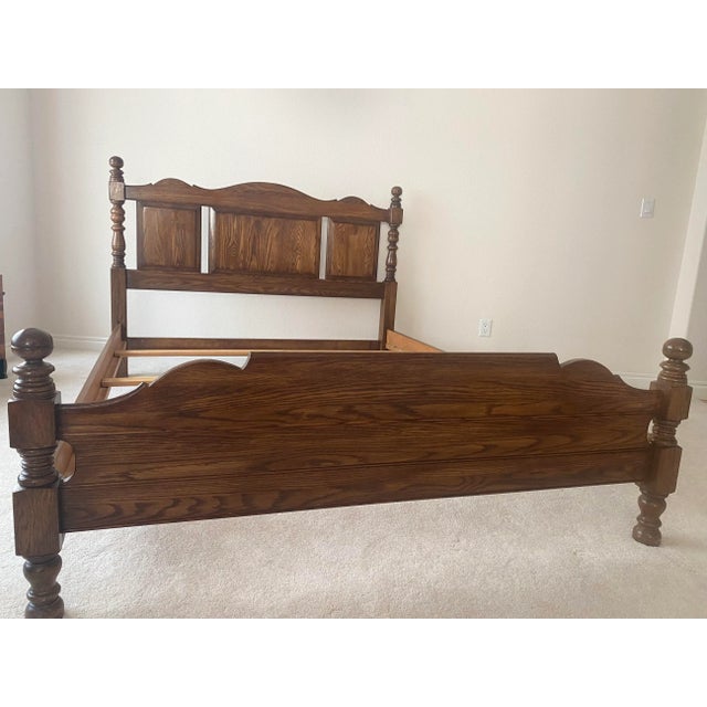 Pennsylvania House Solid Oak Cannonball Style American Tradition With Colonial Charm Queen Bed Excellent Condition. For Sale - Image 14 of 15