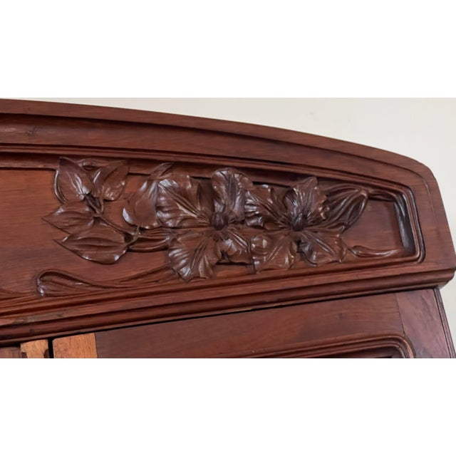 French Louis XV Style Tri-Fold Mirrored Armoire Wardrobe Cabinet, Carved Floral Crest, Early 20th Century For Sale In Chicago - Image 6 of 12