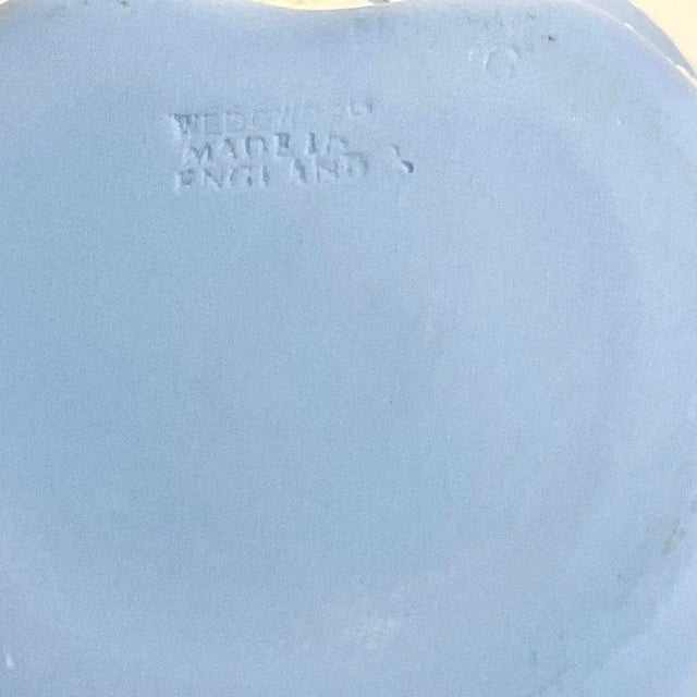 1980s Vintage English Hollywood Regency Wedgwood Blue Trinket Box, Hellenic Greek Images For Sale - Image 12 of 12