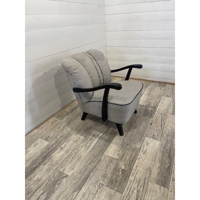 Original art-deco coctailfauteuil by jidrich halabala,new upholstery, 1920-1940 model; h-237 in superb condition dims; h=...