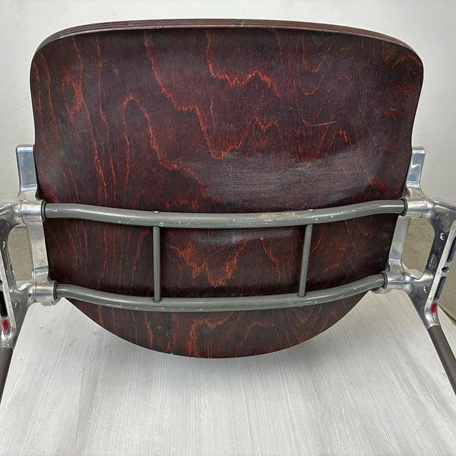 Brown Wooden DSC 106 Stacking Chair attributed to Giancarlo Piretti for Castelli / Anonima Castelli, Italy, 1970s For Sale - Image 13 of 14