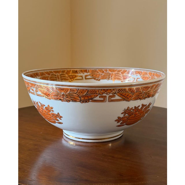 Chinoiserie 1970s Chinese Export Chinoiserie Porcelain Footed Serving Bowl in Iron-Red For Sale - Image 3 of 8