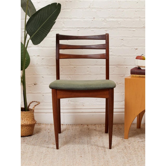 Mid 20th Century Mid 20th Century Set of Four Danish Modern Chairs For Sale - Image 5 of 6