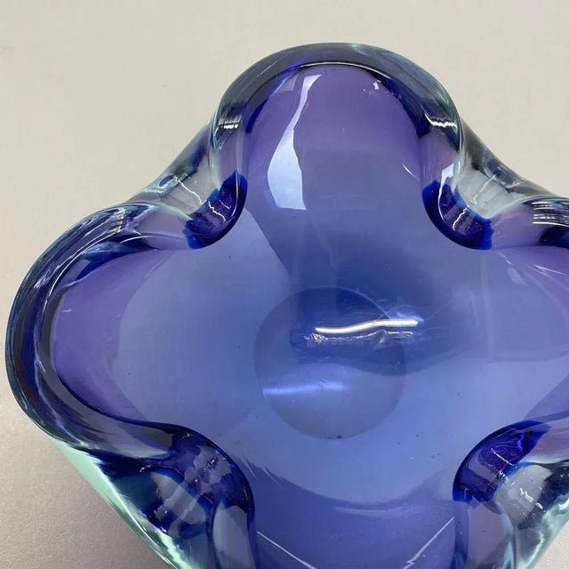 Heavy Blue Murano Glass Shell Ashtray, Italy, 1970s For Sale - Image 9 of 17