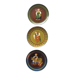 Mid 20th Century Swiss Heimatwerk Basel Hand-Painted Folk Art Wall Plates, Set of 3
