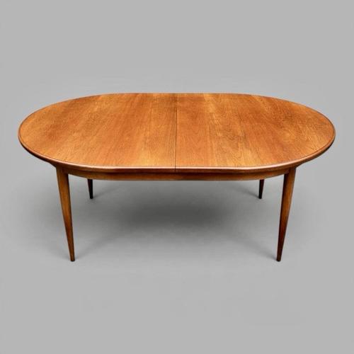 Mid-Century Oval Extending Teak Dining Table from G-Plan For Sale - Image 9 of 9