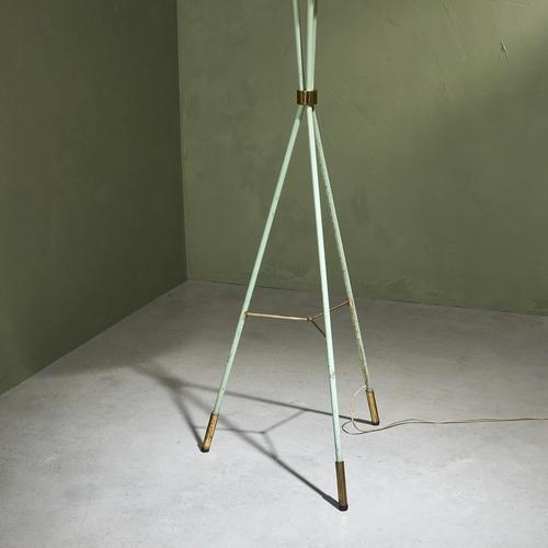 Metal Sage Green Lacquered Floor Lamp with Brass Details from Stilnovo, Italy, 1955 For Sale - Image 7 of 12