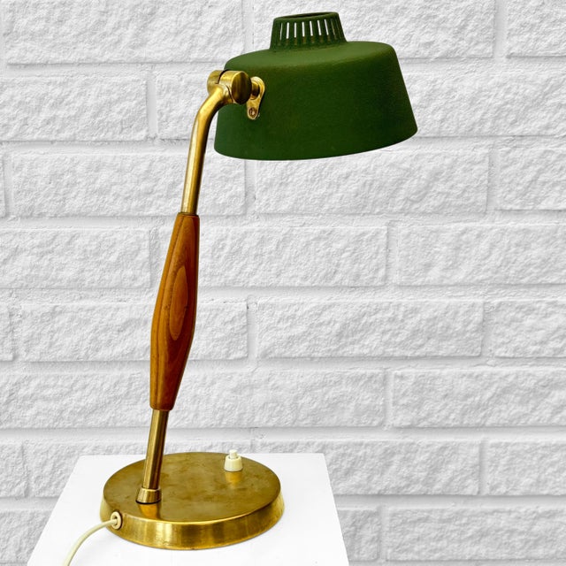 Nordiska Kompaniet 32966 Desk Lamp in Brass & Elm by Bertil Brisborg for Nordiska Kompaniet, Sweden, 1950s For Sale - Image 4 of 15