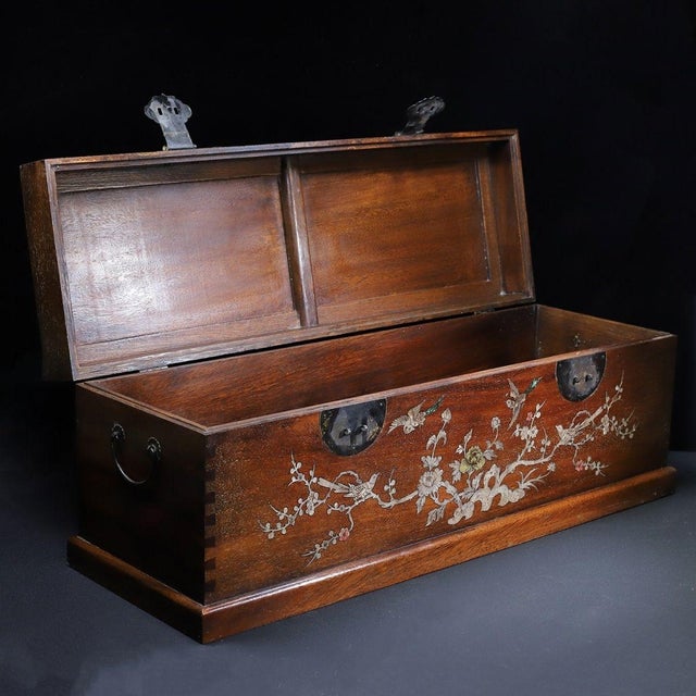 Vintage Chinese Huali Rosewood Scroll Box | Mother-of-Pearl Inlaid Long Chest With Brass Mounts For Sale - Image 9 of 9