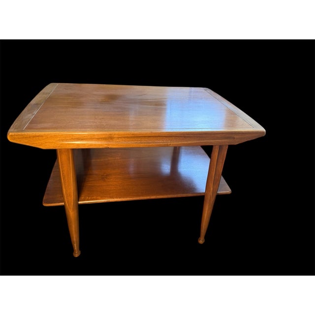 1960s McM Walnut EndTables Stand Vintage Mid-Century Side Tables Pair (2) For Sale - Image 4 of 10