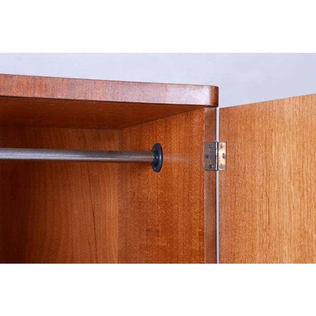 1930s Walnut Bauhaus Wardrobe Made in Czechia attributed to Robert Slezak, 1930-1939 For Sale - Image 5 of 11