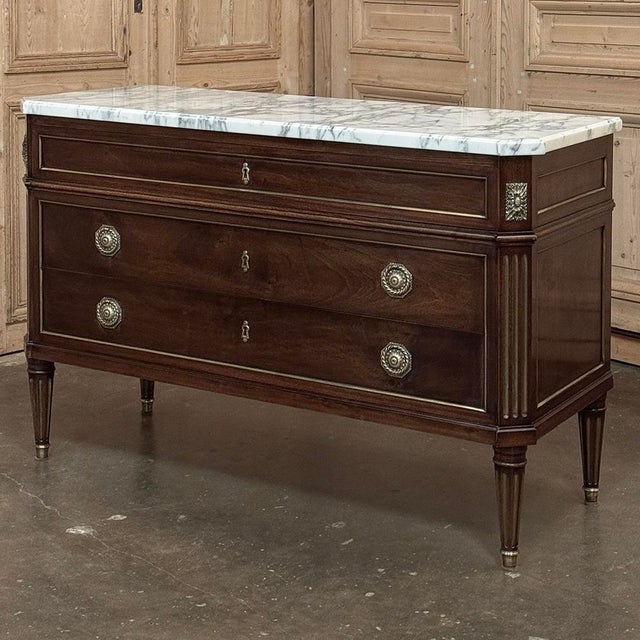 Mid-Century French Mahogany Commode With Carrara Marble Top in Louis XVI Style For Sale - Image 4 of 17