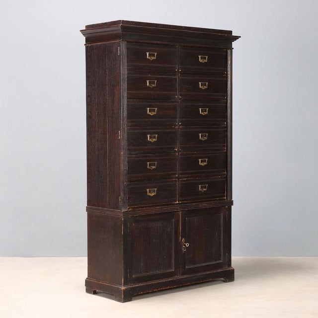 Italian Chest of Drawers in Oak For Sale - Image 13 of 13