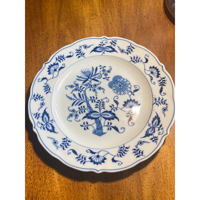 Royal Blue 1980s Asian Blue Danube 99183 Japan 10 3/8” Dinner Plate For Sale - Image 8 of 10